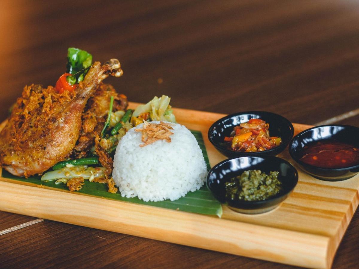 Mansu Hotel And Spa Legian กูตา ภายนอก รูปภาพ